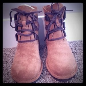 Ugg Elvi Unlined Laced Ankle Boot